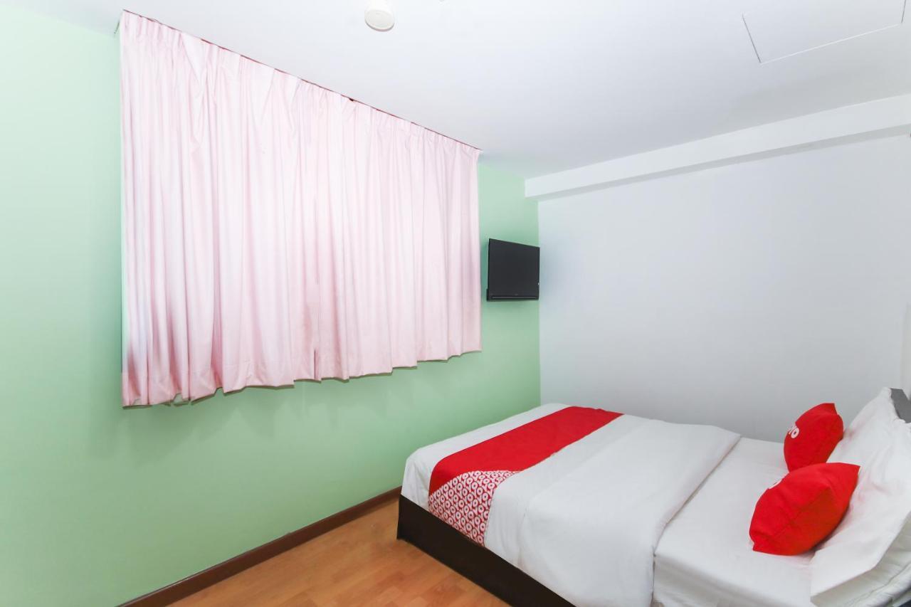 Super Oyo 90345 Tm Hotel Ampang  Exterior photo